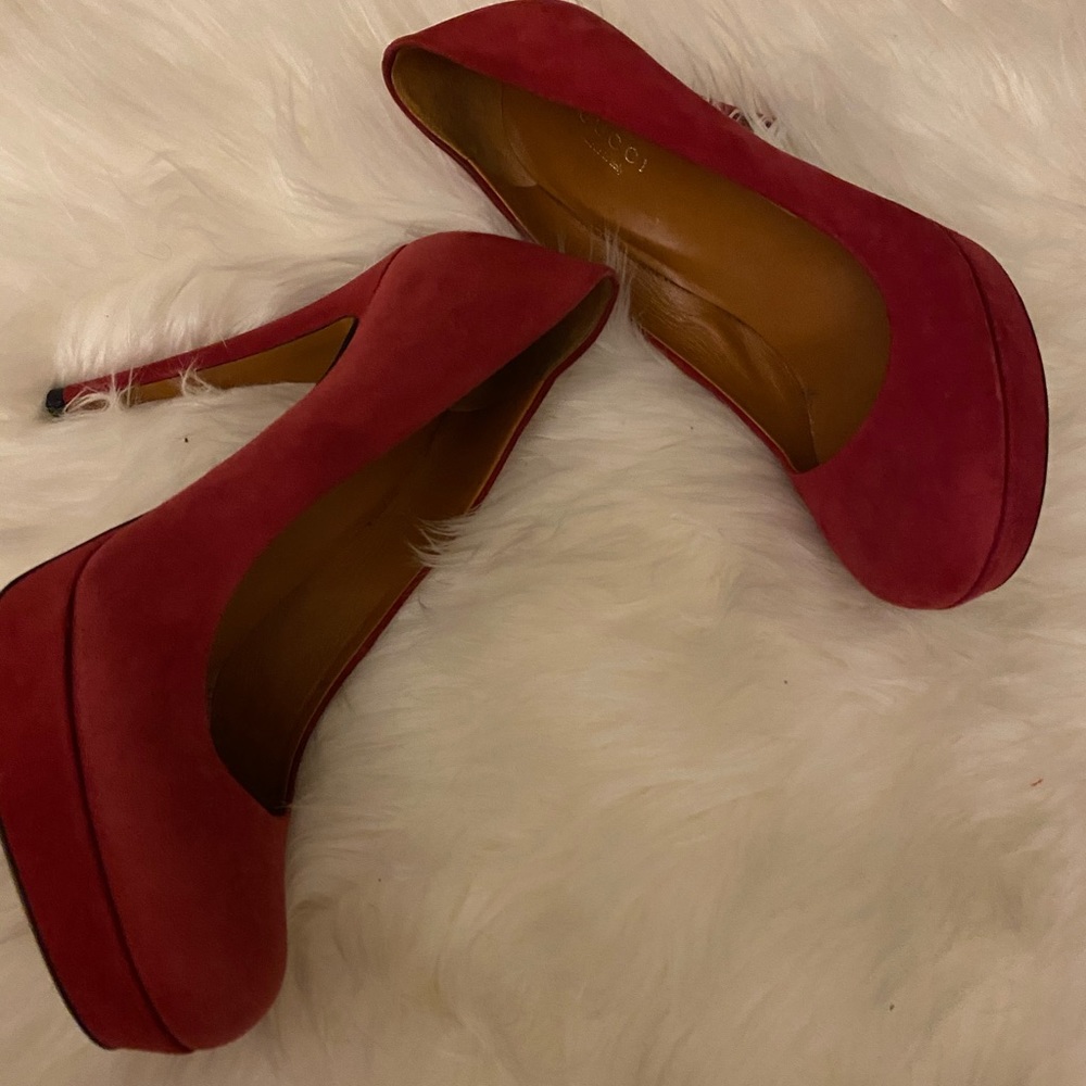 Red suede platform Gucci pumps